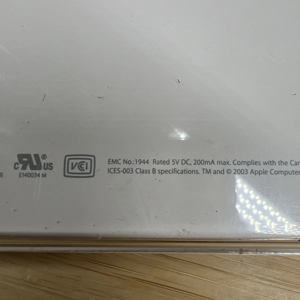 Apple A1048 Wired USB Keyboard Full Size White Clear EMC 1944 Tested